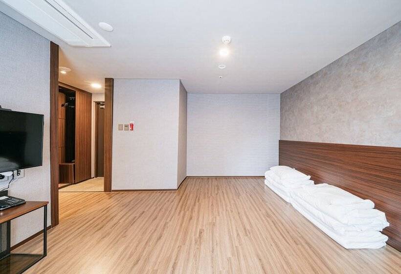 חדר סטנדרט, With City