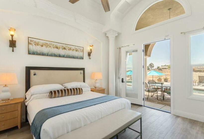 キングサイズベッドのスイートルーム, Gaia Inn & Spa  Adult Only  Temecula Wine Country