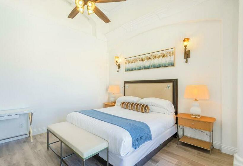 キングサイズベッドのスイートルーム, Gaia Inn & Spa  Adult Only  Temecula Wine Country