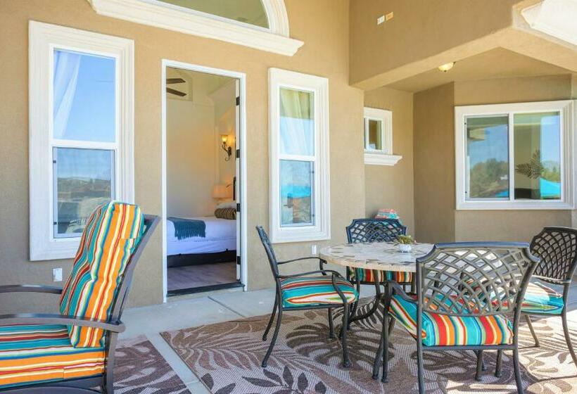 キングサイズベッドのスイートルーム, Gaia Inn & Spa  Adult Only  Temecula Wine Country