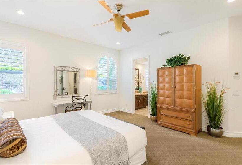 キングサイズベッドのスイートルーム, Gaia Inn & Spa  Adult Only  Temecula Wine Country