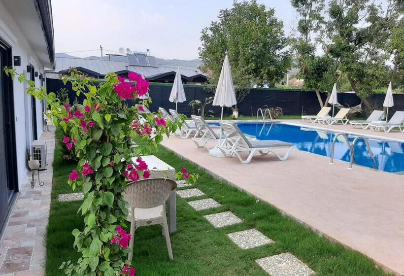 Люкс Вид на Сад, Kaya Köy Suite Otel