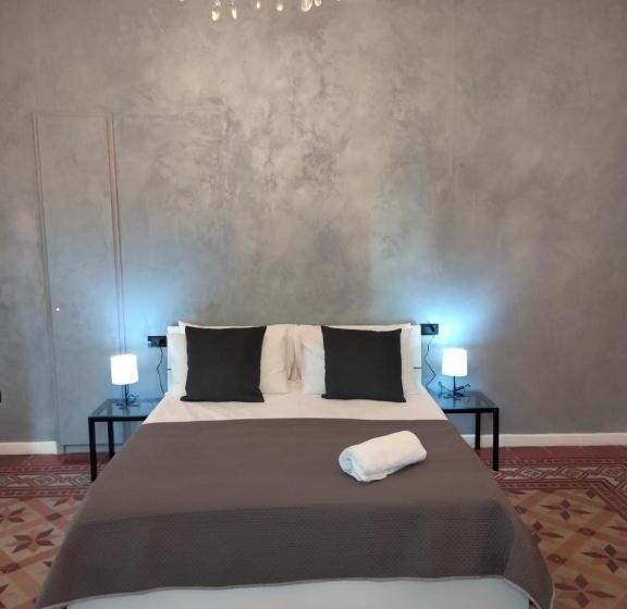 四人标准间, Frizzo House