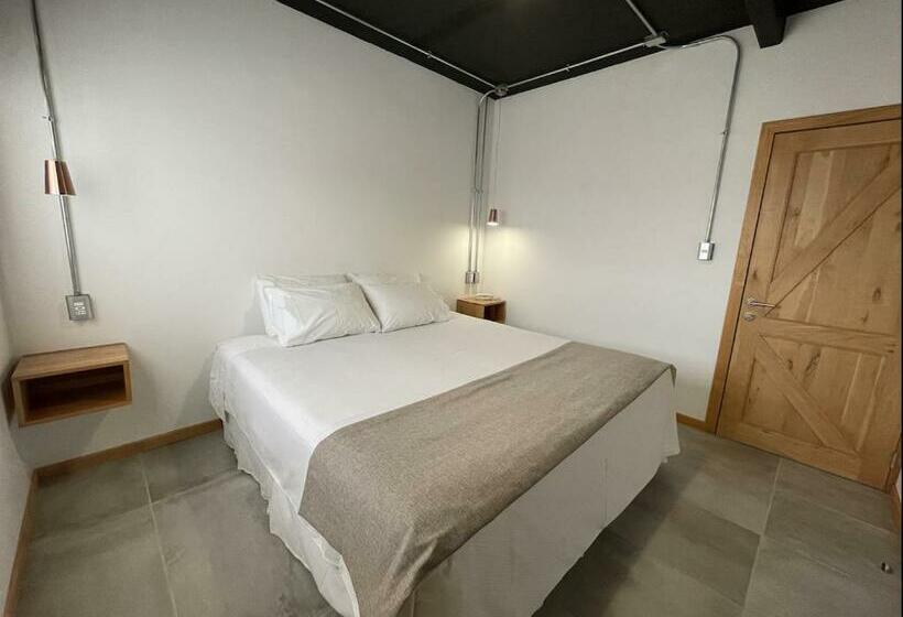 חדר סטנדרט, Big Sur