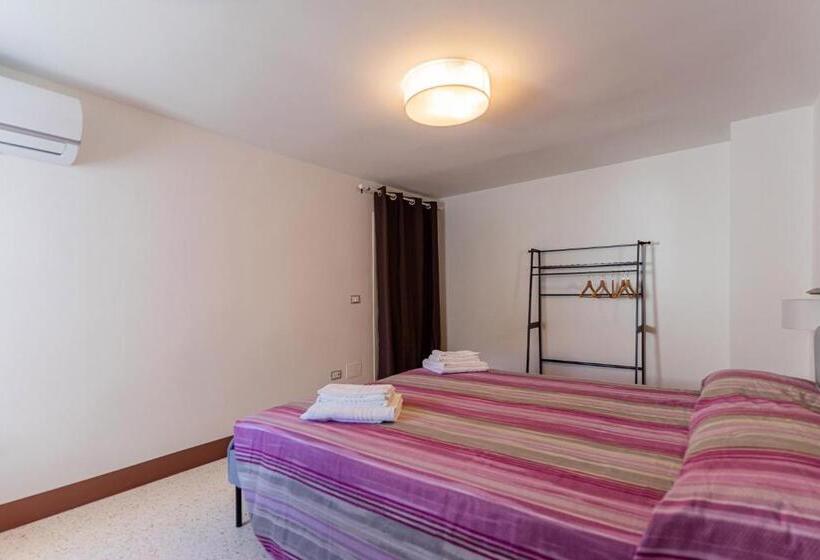 חדר בסיסי, Le Case Camera Doppia Con Bagno Privato, Uso Di Cucina E Terrazza