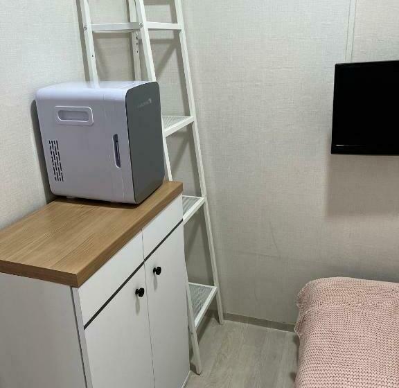 غرفة قياسية فردية, The Stay Cube House   Female Only