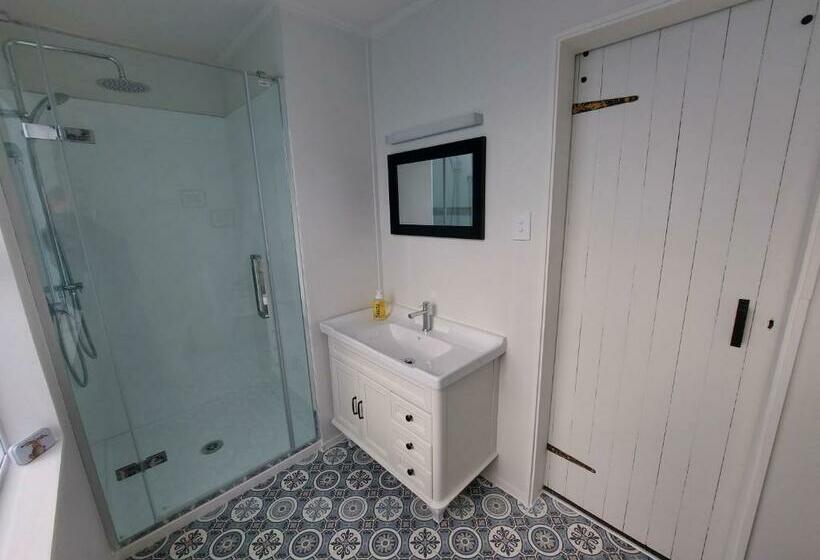 جناح مزوَّد بشرفة, Duxhouse Bnb