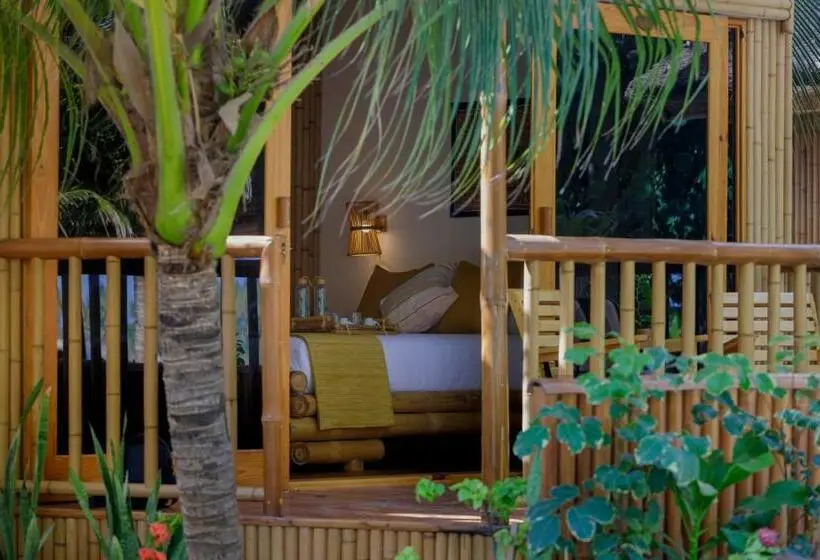 اتاق لوکس با بالکن, Ecoboo Maldives