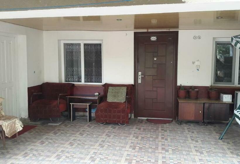 اتاق استاندارد با بالکن, Ni Ke