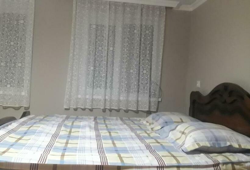 اتاق استاندارد با بالکن, Ni Ke