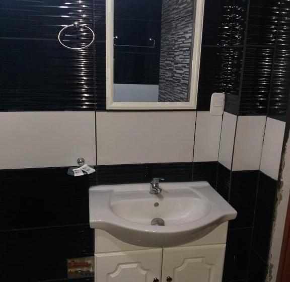 غرفة ديلوكس, Amaris