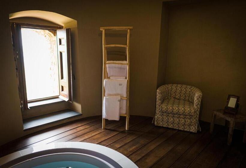 סוויטה עם ג'קוזי, Castello Di Rocca Cilento