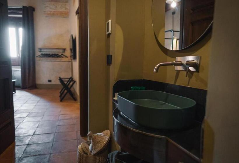 סוויטה, Castello Di Rocca Cilento