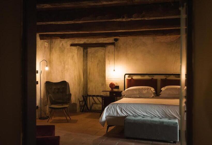 סוויטת ג'וניור עם מרפסת, Castello Di Rocca Cilento