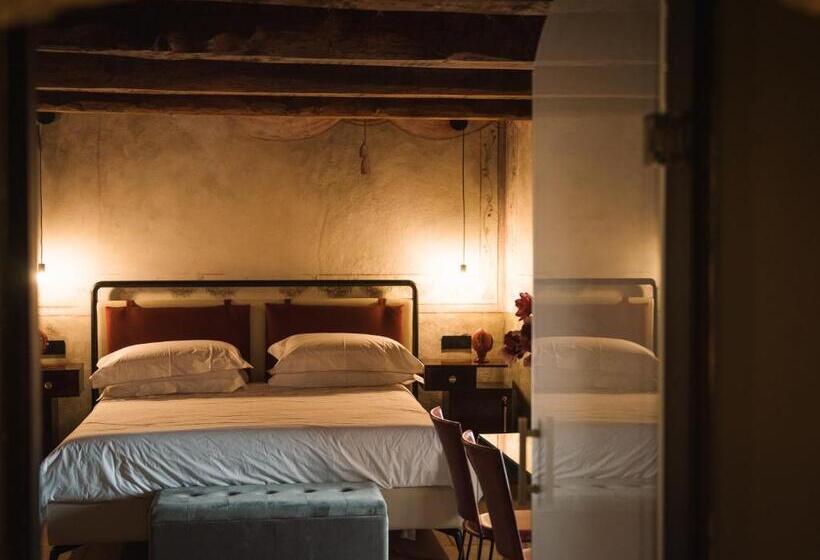 סוויטת ג'וניור עם מרפסת, Castello Di Rocca Cilento