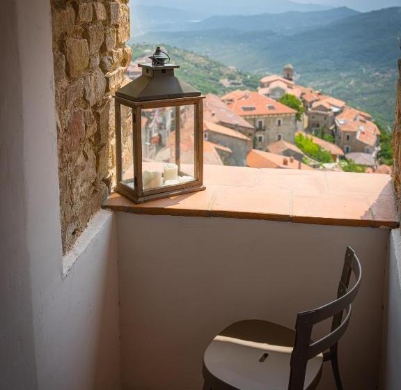 סוויטת ג'וניור עם מרפסת, Castello Di Rocca Cilento