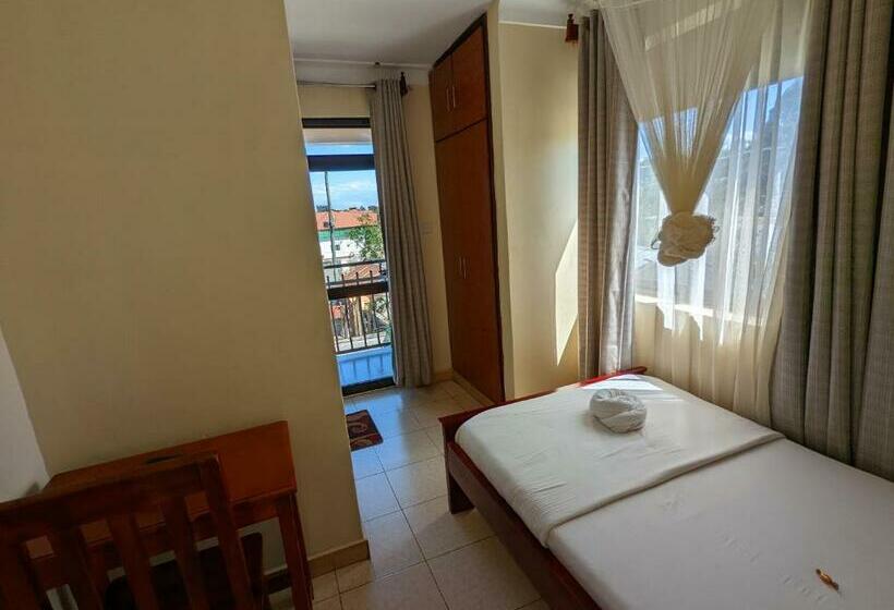 اتاق استاندارد یک نفره, Kasenene Legacy