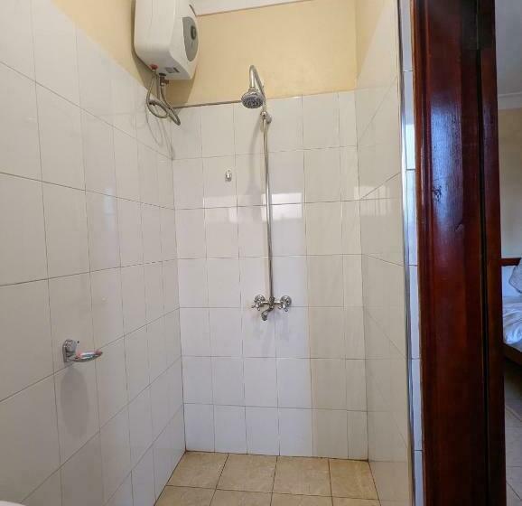 اتاق استاندارد یک نفره, Kasenene Legacy