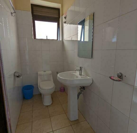 اتاق استاندارد یک نفره, Kasenene Legacy