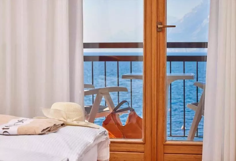 اتاق استاندارد با چشم‌انداز دریاچه, Beach Hotel Rosa