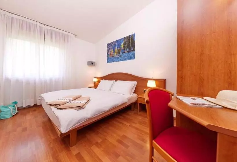 اتاق استاندارد, Beach Hotel Rosa