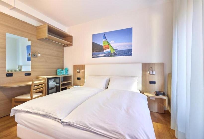 اتاق استاندارد, Beach Hotel Rosa