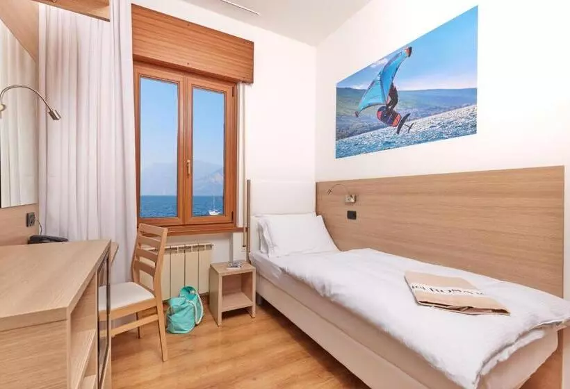 اتاق استاندارد یک نفره, Beach Hotel Rosa
