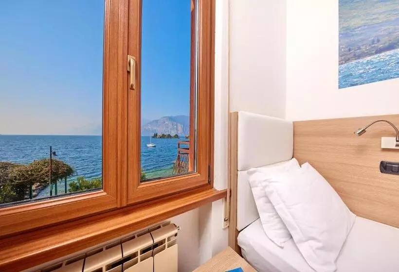 اتاق استاندارد یک نفره, Beach Hotel Rosa