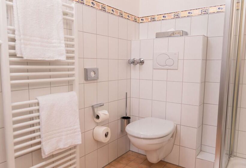 اتاق لوکس با بالکن, Das Frühstückshotel Büsum