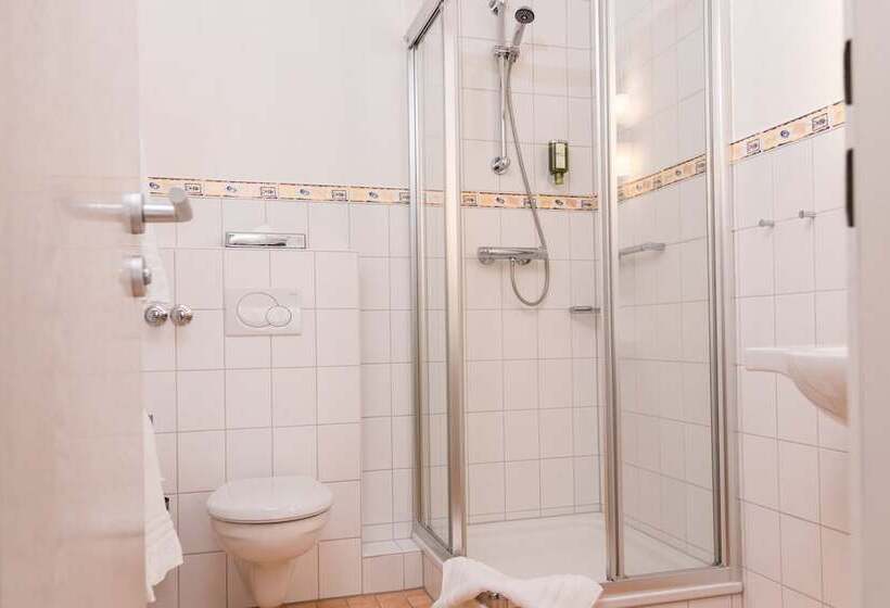 اتاق لوکس با بالکن, Das Frühstückshotel Büsum