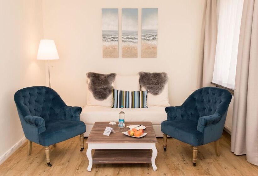 اتاق لوکس با بالکن, Das Frühstückshotel Büsum