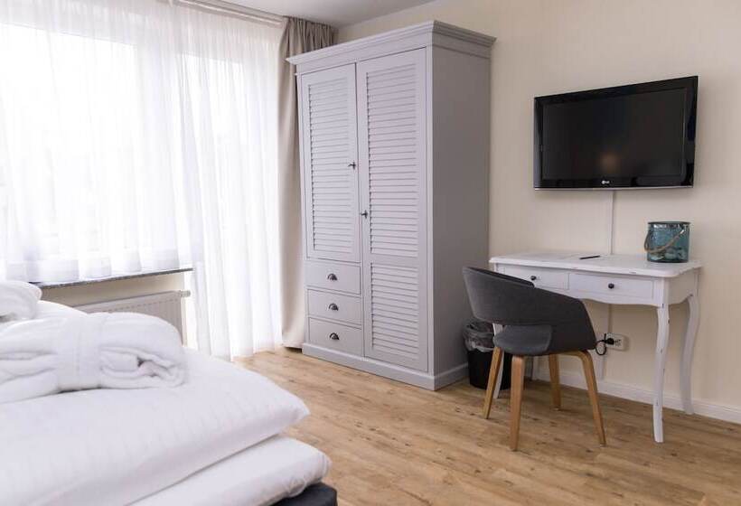 اتاق لوکس با بالکن, Das Frühstückshotel Büsum