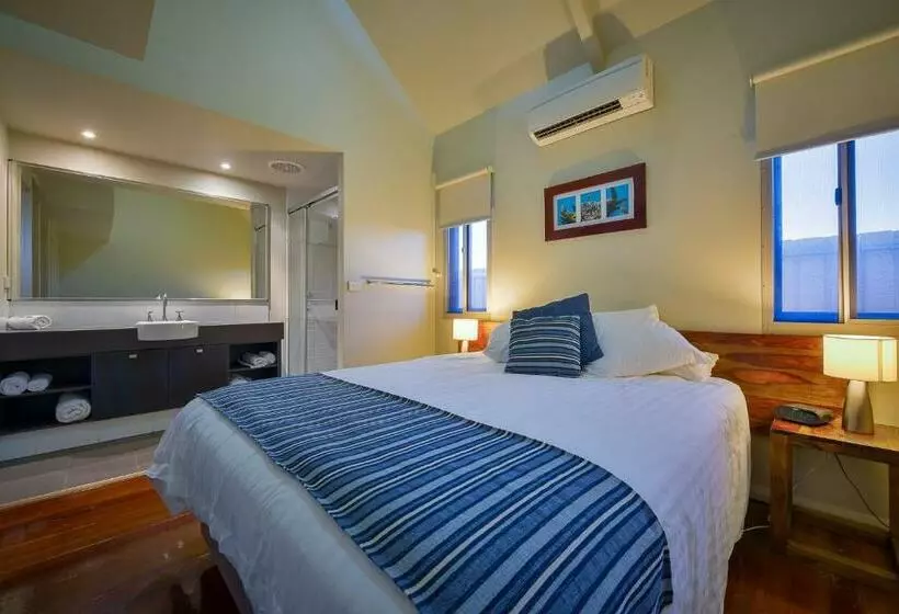 ویلا دلوکس 3 خوابه, Exmouth Escape Resort