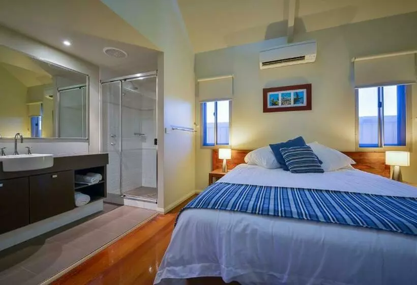 ویلا دلوکس 3 خوابه, Exmouth Escape Resort