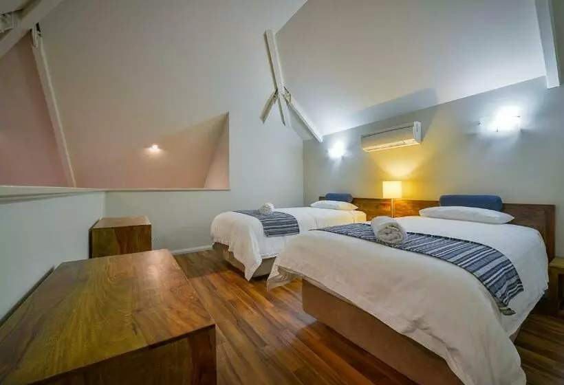 ویلا دلوکس 3 خوابه, Exmouth Escape Resort