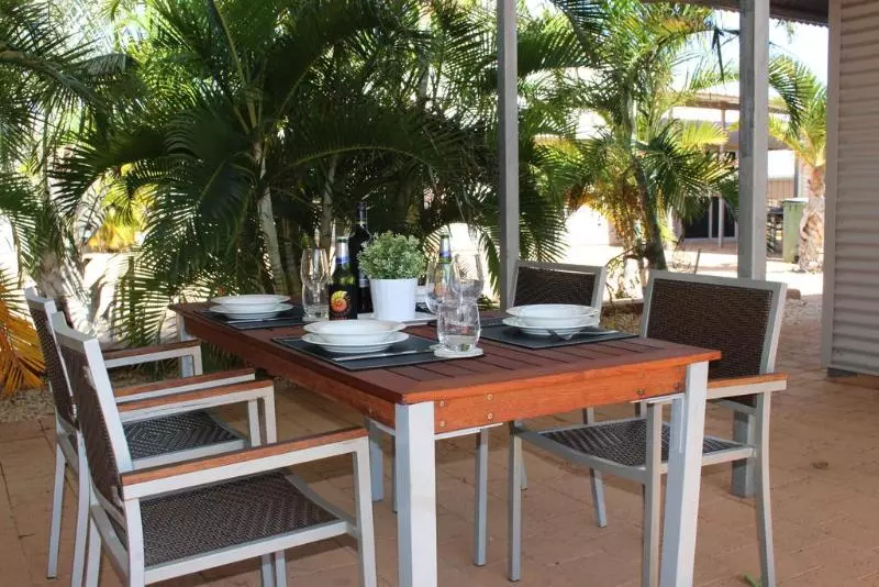ویلا دلوکس 3 خوابه, Exmouth Escape Resort