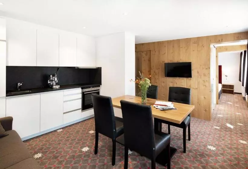 Suite, Adler