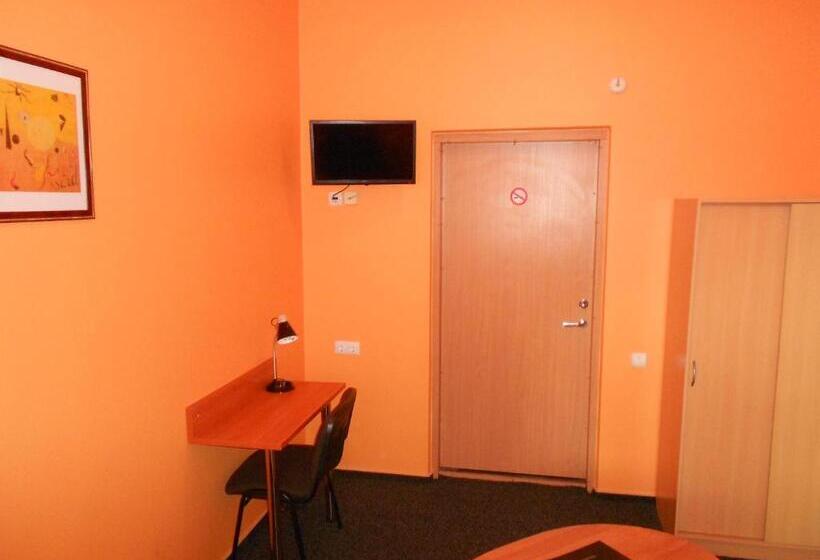 اتاق استاندارد یک نفره, Jeruzale