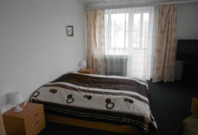 اتاق ساده سه نفره, Jeruzale