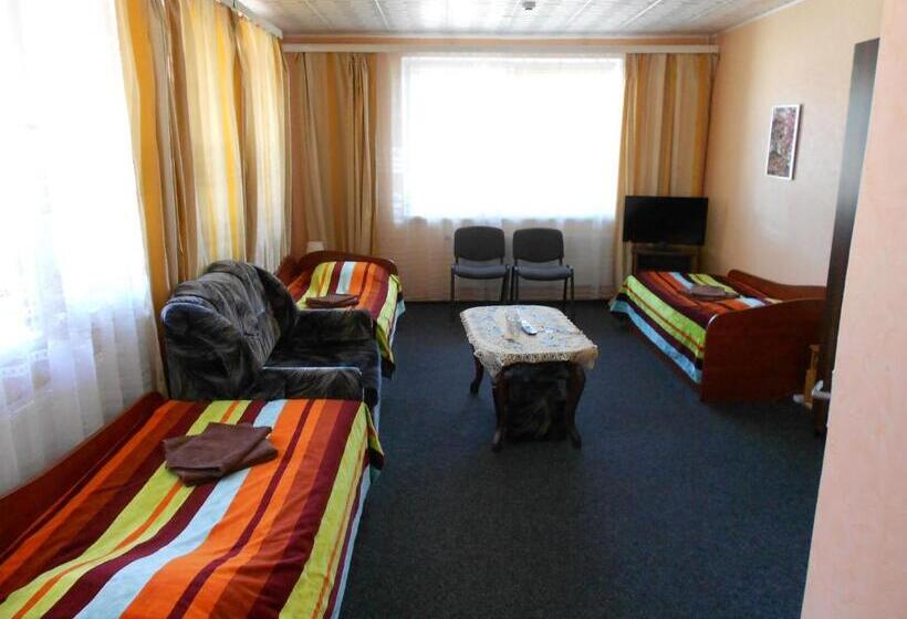 اتاق ساده سه نفره, Jeruzale