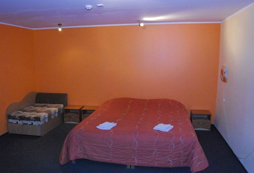 اتاق استاندارد سه نفره, Jeruzale