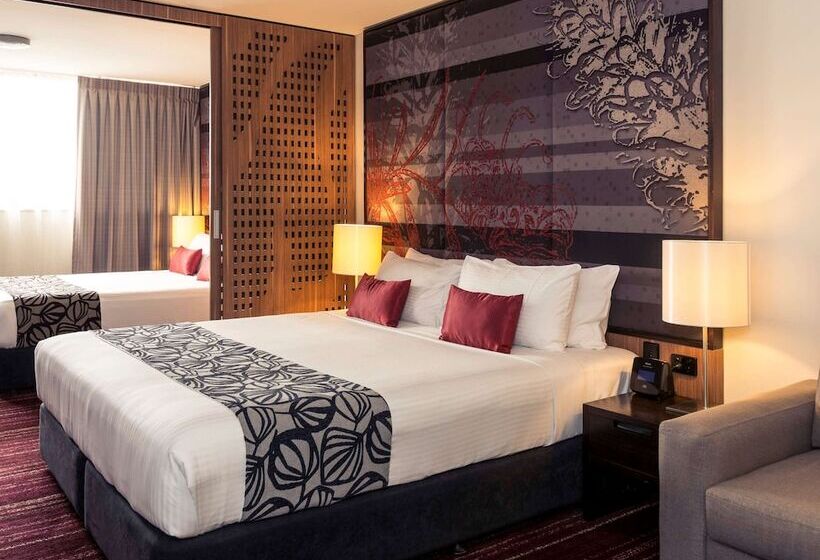 Family Suite, Mantra Gladstone