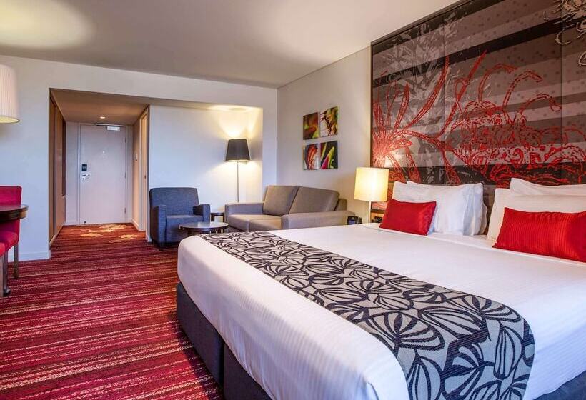 Family Suite, Mantra Gladstone