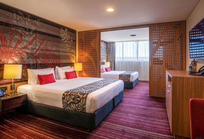 Family Suite, Mantra Gladstone