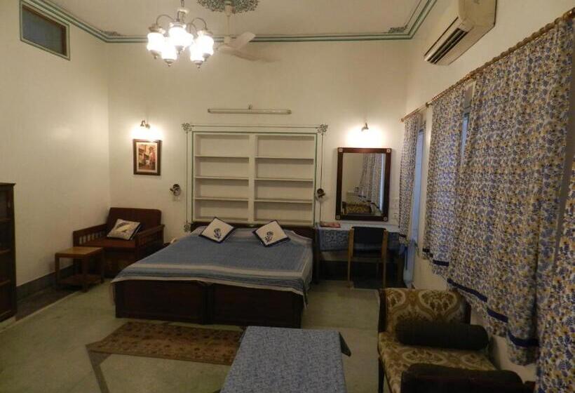 豪华家庭房间, Tara Niwas