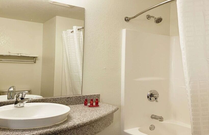 带2个双人床的标准工作室, Surestay Plus Hotel By Best Western Niagara Falls East