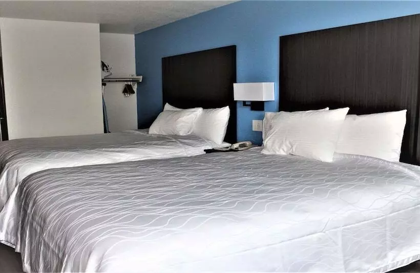 ２ダブルベッドのスタンダードルーム, Surestay Plus Hotel By Best Western Niagara Falls East