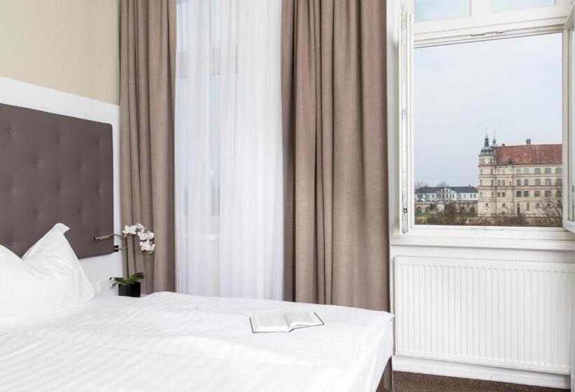 غرفة إقتصادية, Am Schlosspark