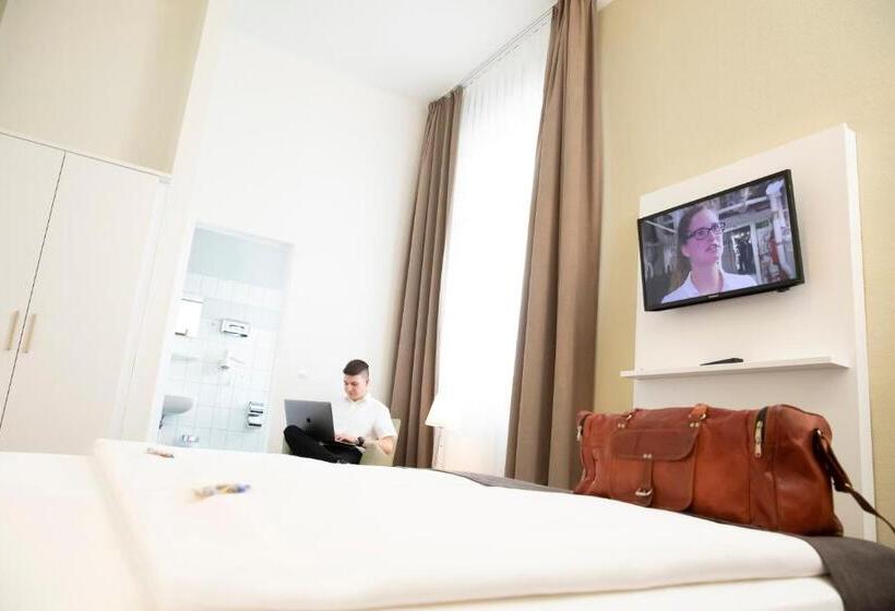 غرفة قياسية, Am Schlosspark