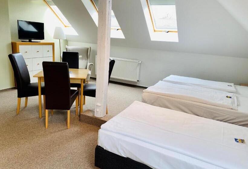 غرفة عائلية, Am Schlosspark